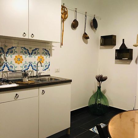 A Casa Di Claudia Appartement Napels Buitenkant foto