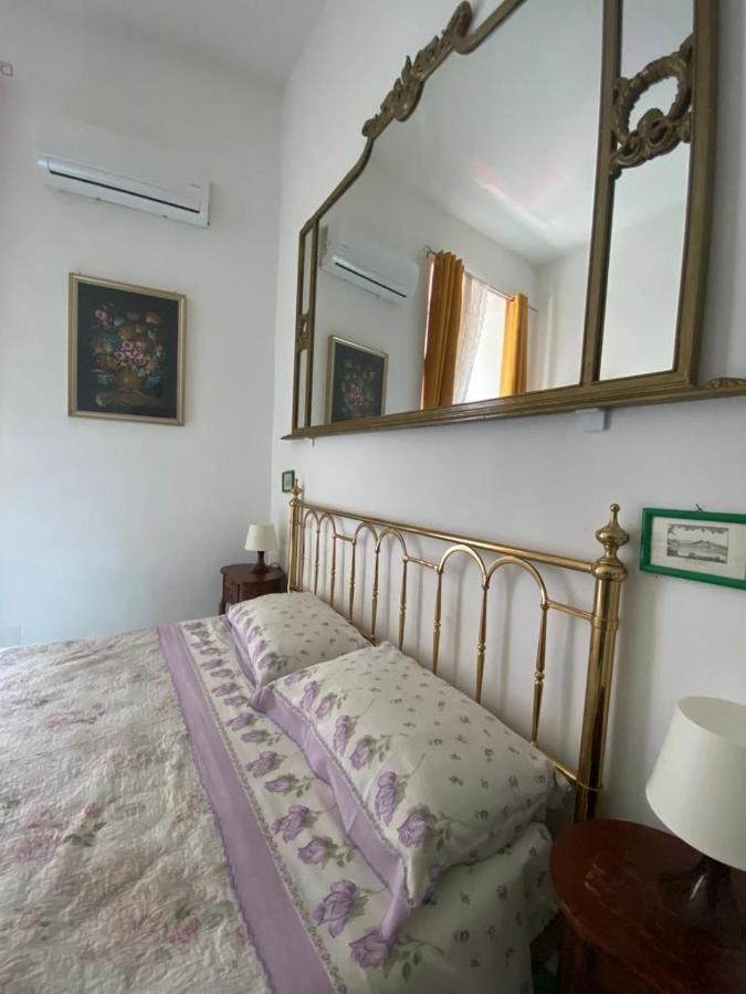A Casa Di Claudia Appartement Napels Buitenkant foto