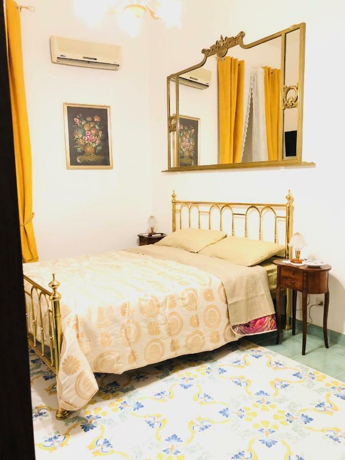 A Casa Di Claudia Appartement Napels Buitenkant foto