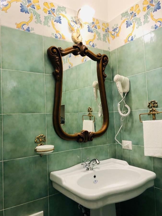 A Casa Di Claudia Appartement Napels Buitenkant foto