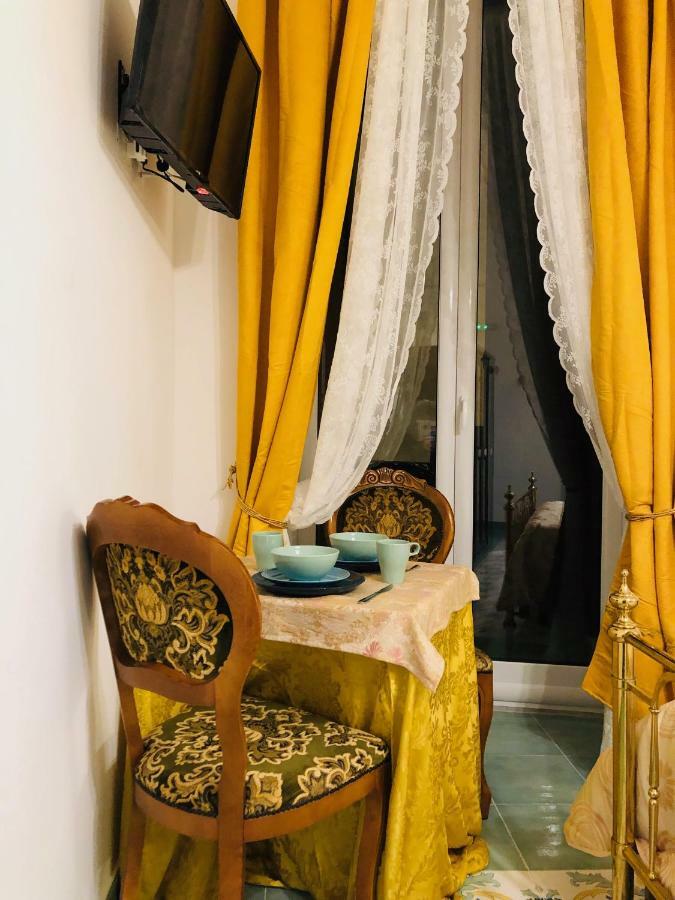 A Casa Di Claudia Appartement Napels Buitenkant foto